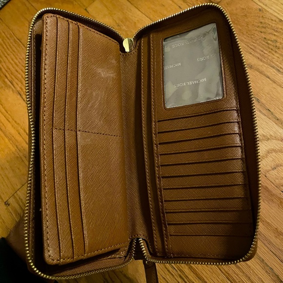 Michael Kors Wristlet - Picture 2 of 5